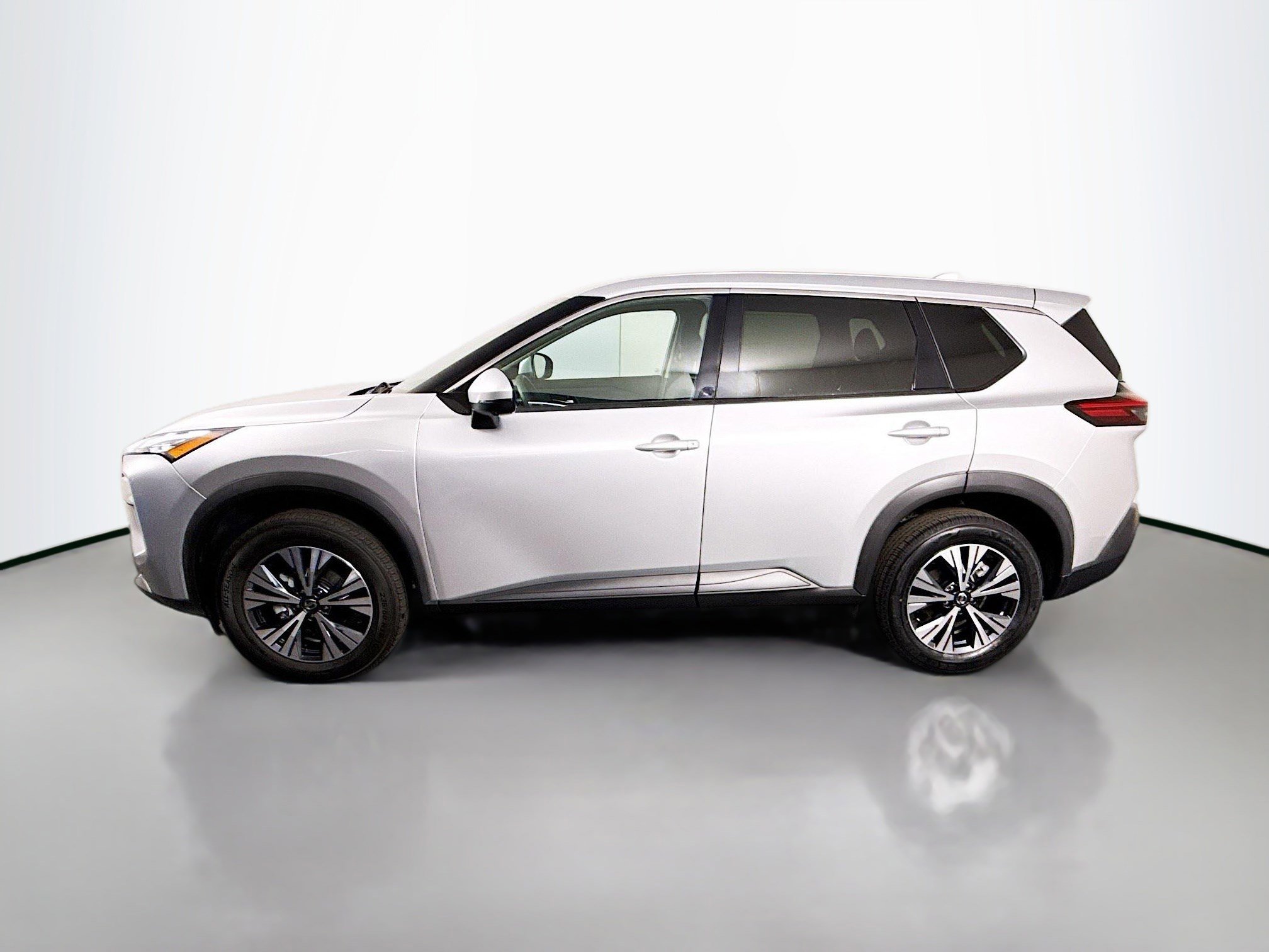 Used 2021 Nissan Rogue SV FWD image 6