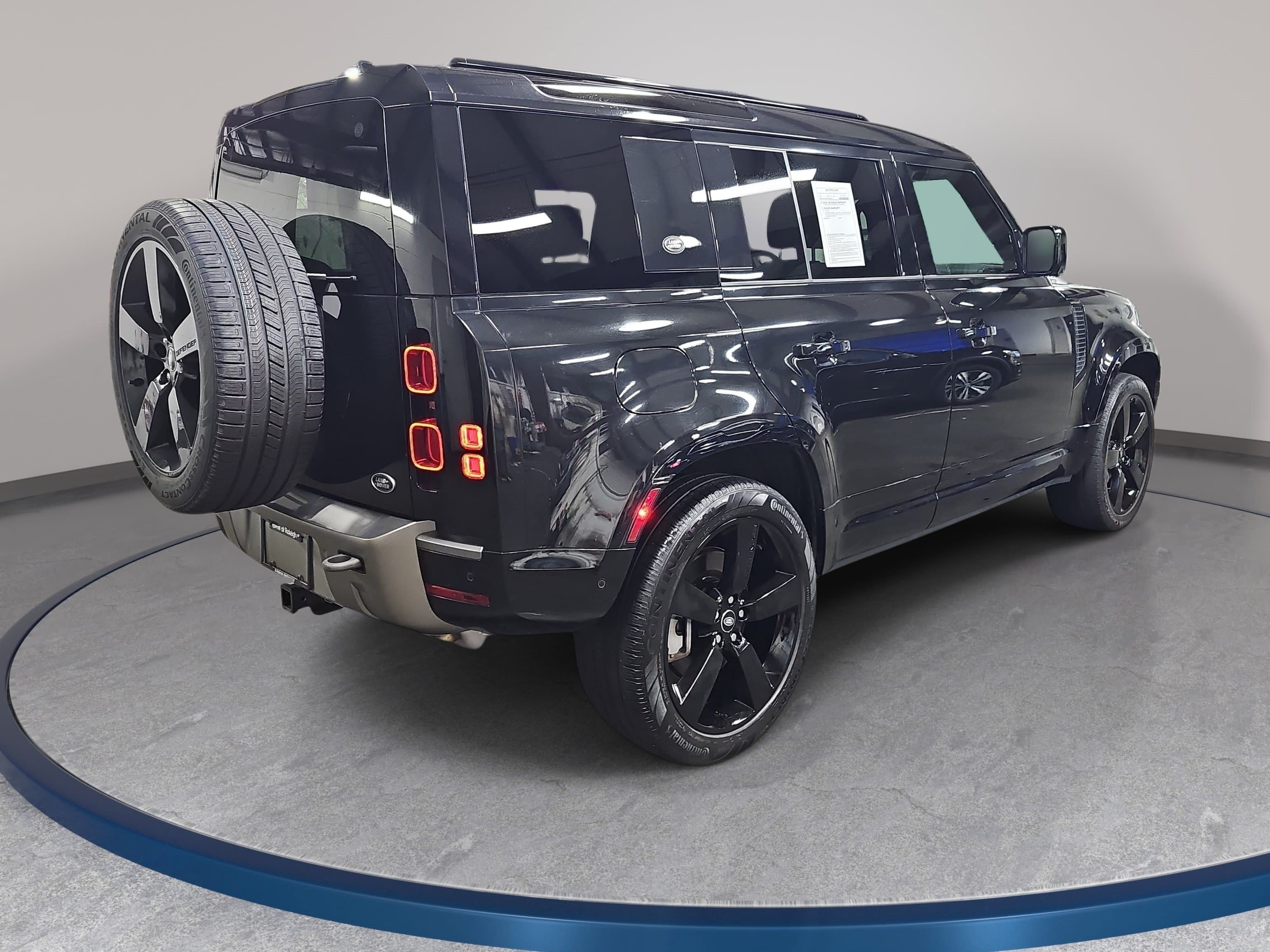 Used 2022 Land Rover Defender 110 X-Dynamic SE AWD/4WD image 5