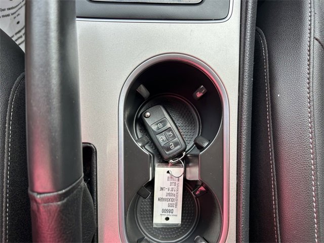 Used 2020 Volkswagen Passat 2.0T R-Line image 34