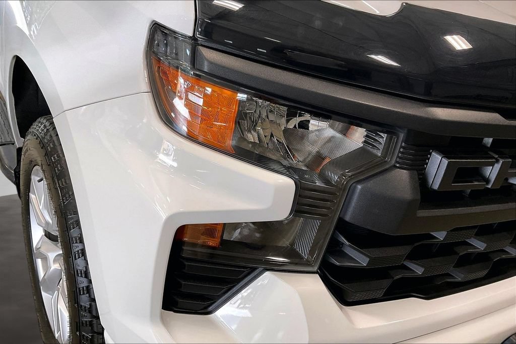Used 2022 Chevrolet Silverado 1500 Custom AWD/4WD image 31