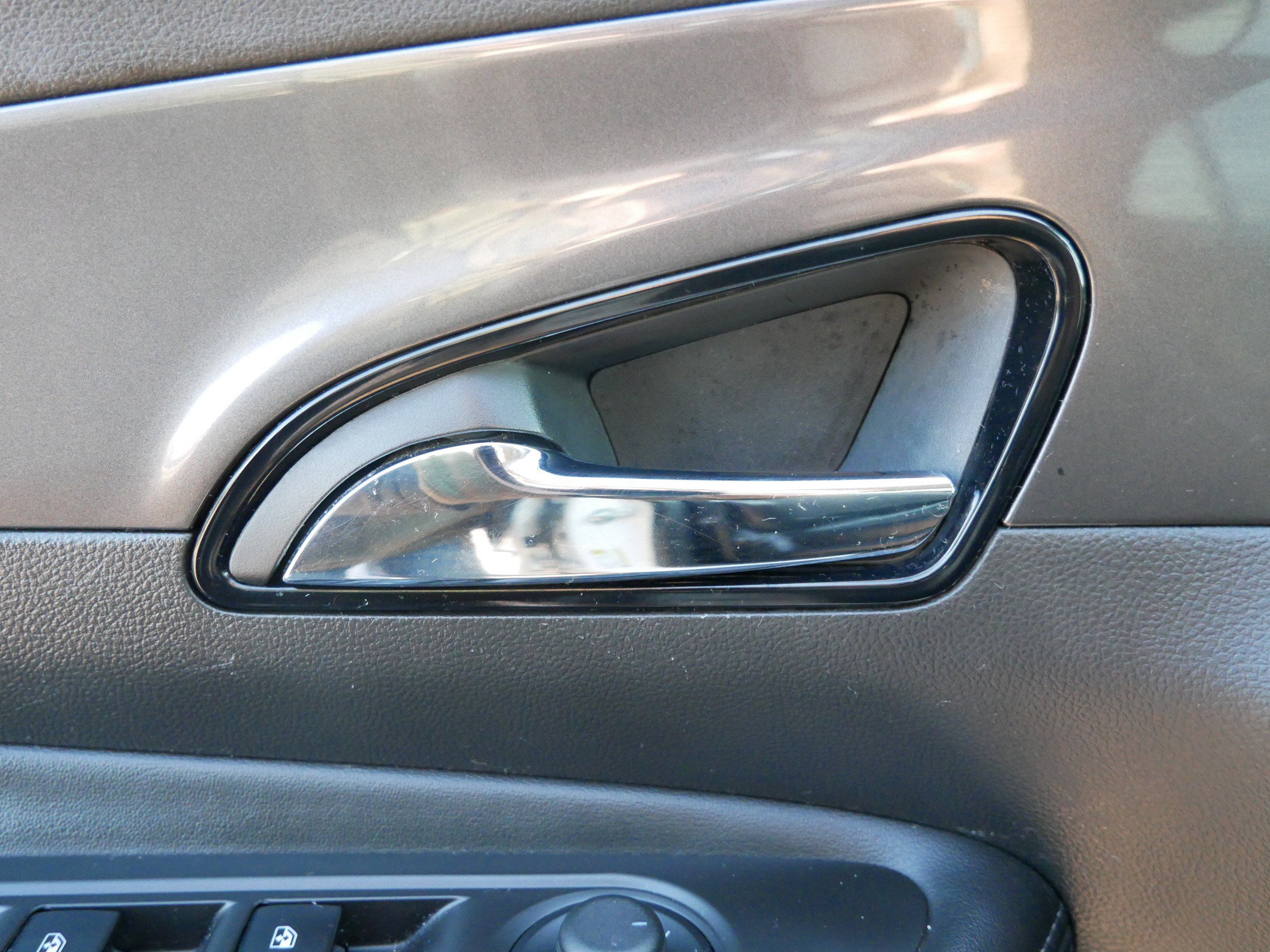 Used 2019 Buick Encore Sport Touring w/ Safety Package image 14