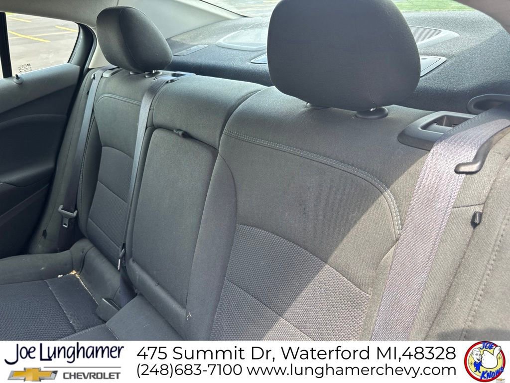 Used 2016 Chevrolet Cruze LT w/ Sun And Sound Package FWD image 9