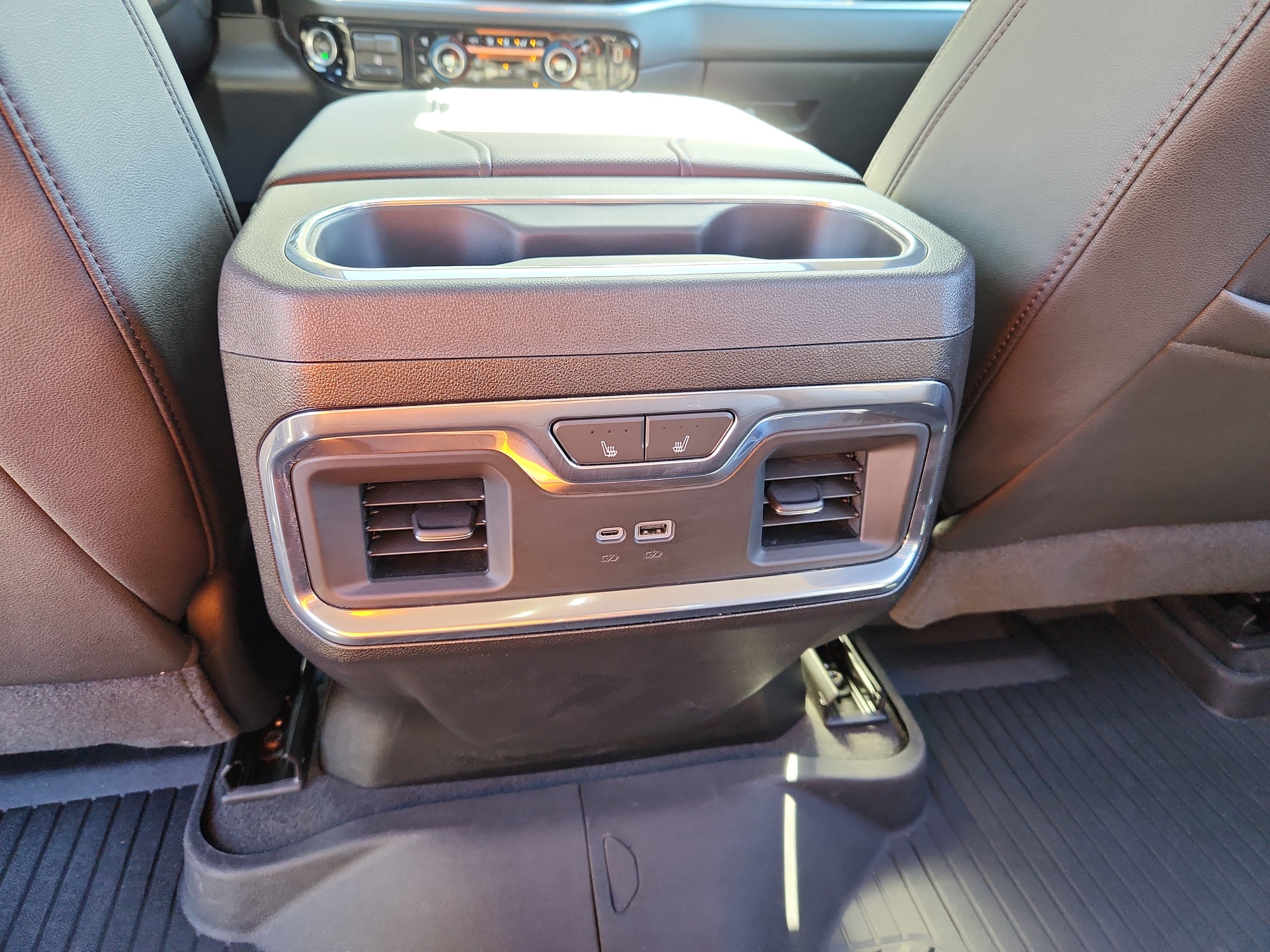 Used 2024 Chevrolet Silverado 2500 LTZ w/ LTZ Convenience Package image 29