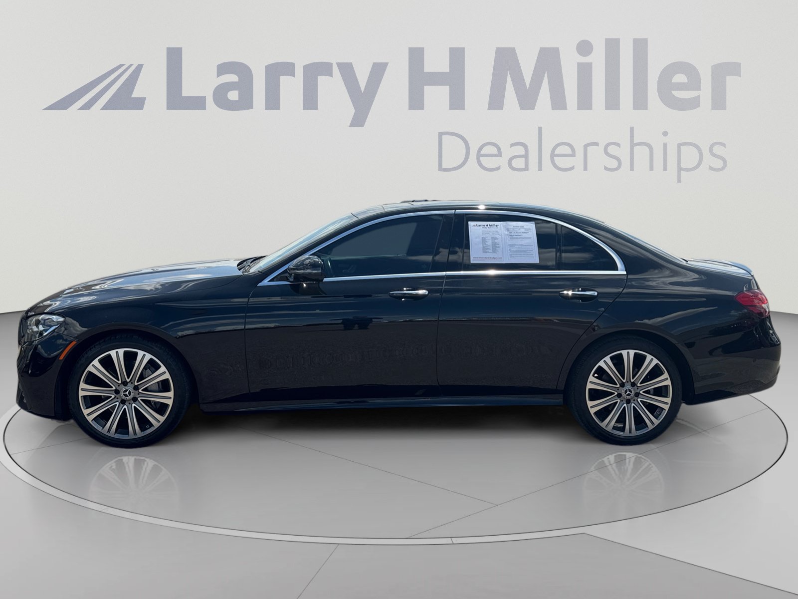 Used 2022 Mercedes-Benz E 350 Sedan image 2