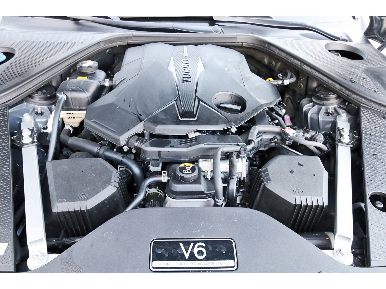 Used 2025 Genesis G90 3.5T image 34