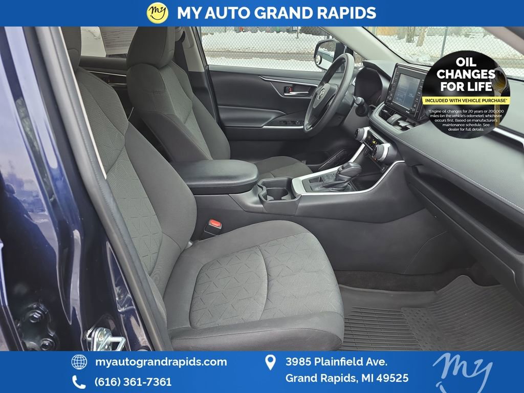 Used 2021 Toyota RAV4 XLE image 22