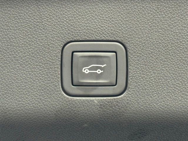 Certified 2024 Cadillac Escalade Sport Platinum w/ LPO, ONYX Package image 36