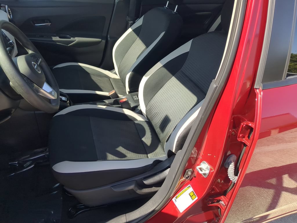 Used 2021 Nissan Versa SV FWD image 18
