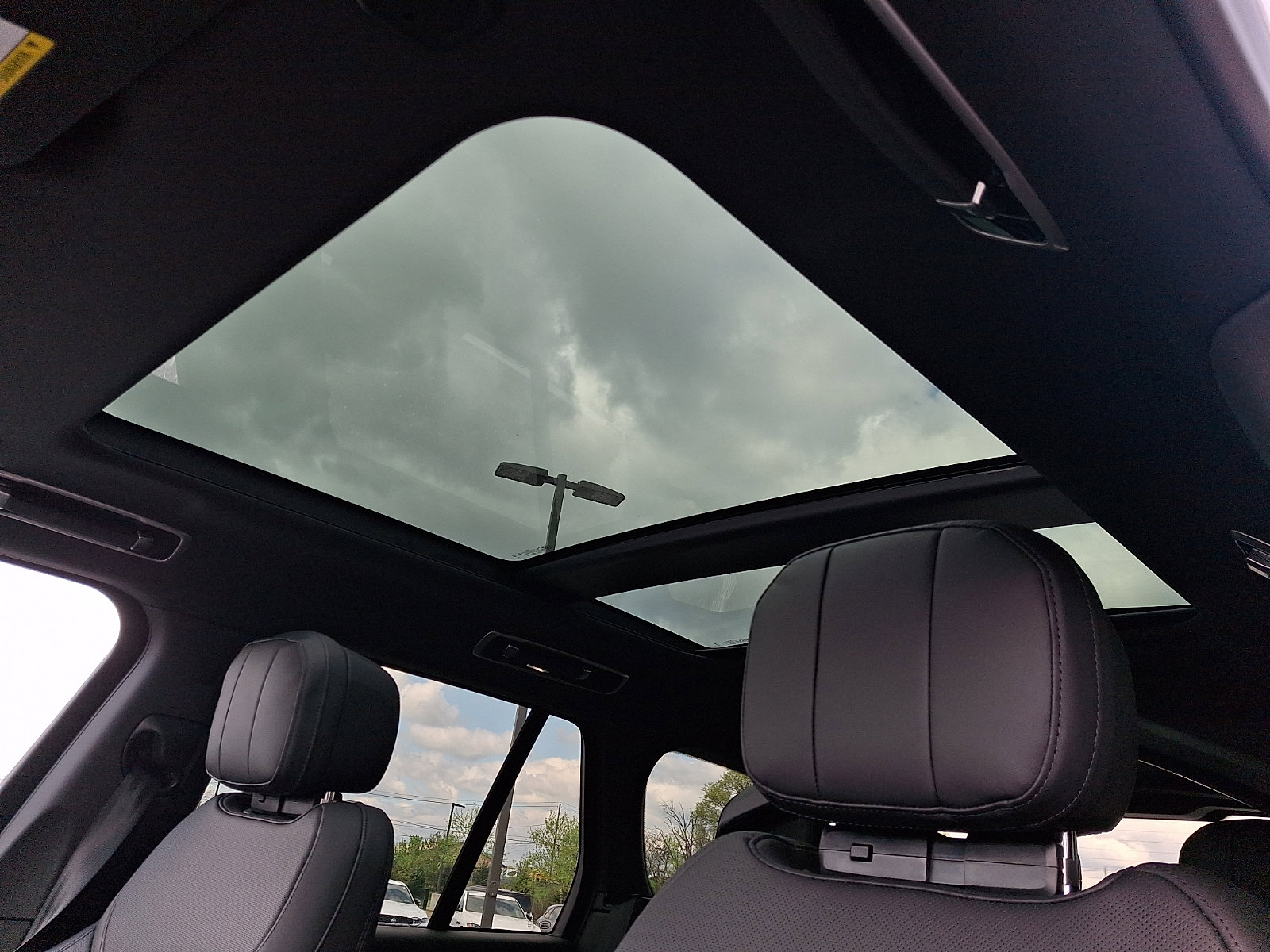 New 2026 Land Rover Range Rover SE AWD/4WD image 12