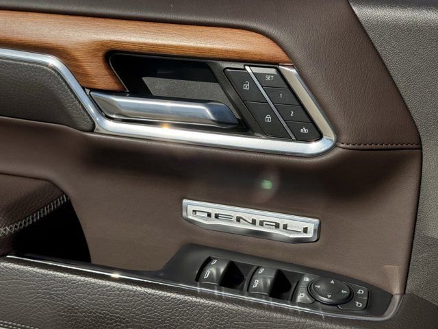 Used 2022 GMC Sierra 1500 Denali AWD/4WD image 26