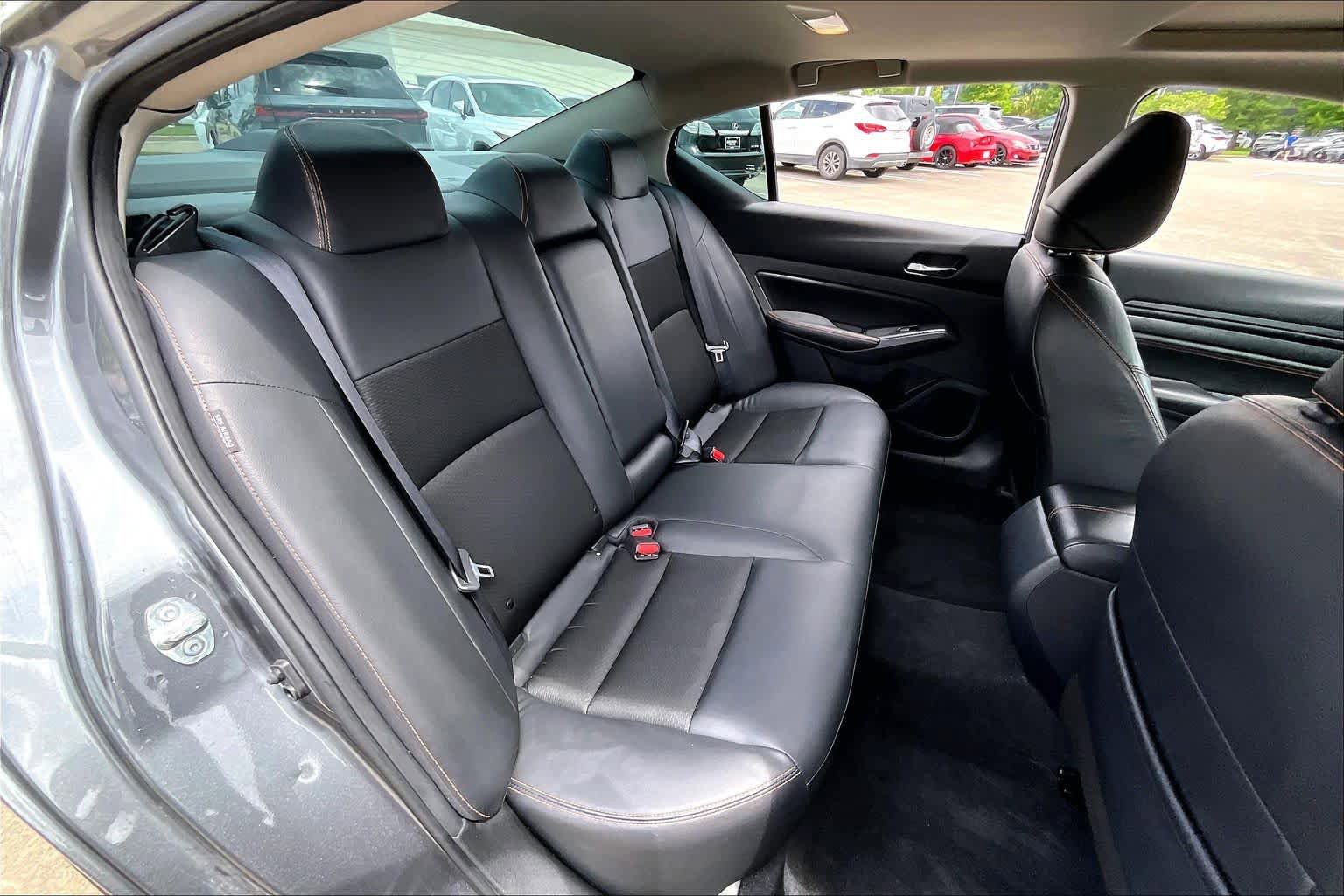 Used 2022 Nissan Altima 2.5 SR w/ Midnight Edition Package FWD image 18