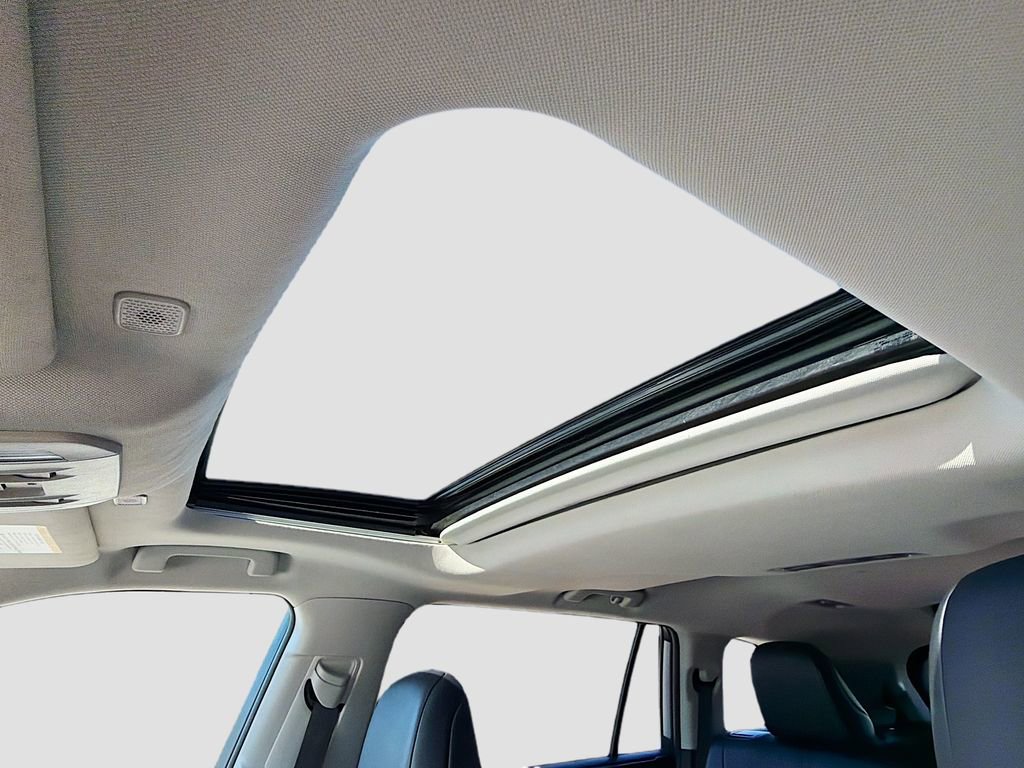 Used 2024 Toyota Highlander XLE image 28