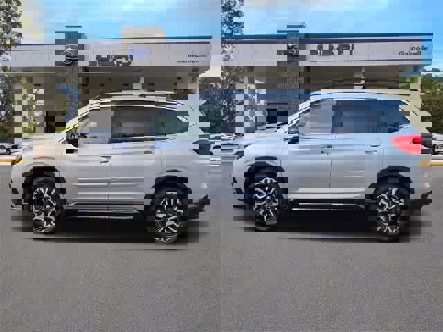 New 2025 Subaru Ascent Limited image 3