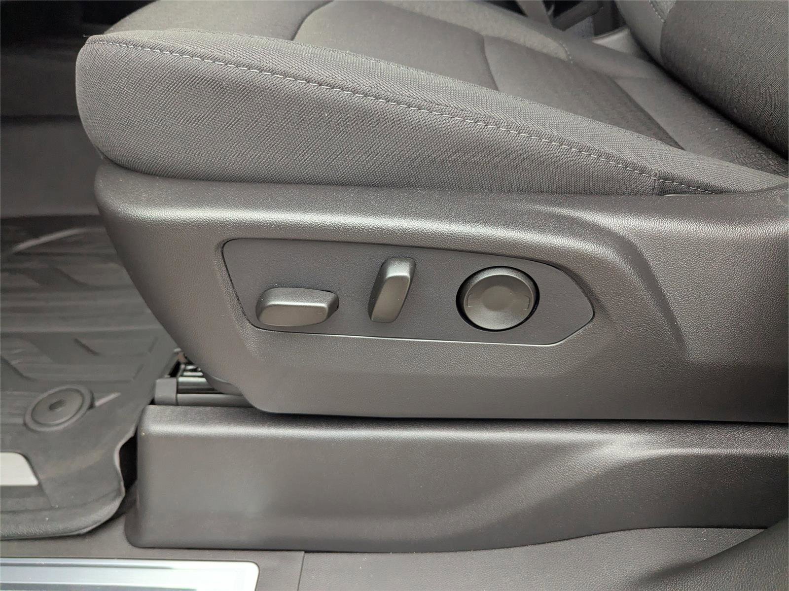 New 2026 GMC Sierra 1500 Elevation w/ LPO, Elevation Black Package image 20