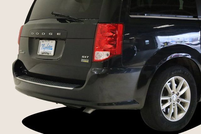 Used 2019 Dodge Grand Caravan SXT image 7