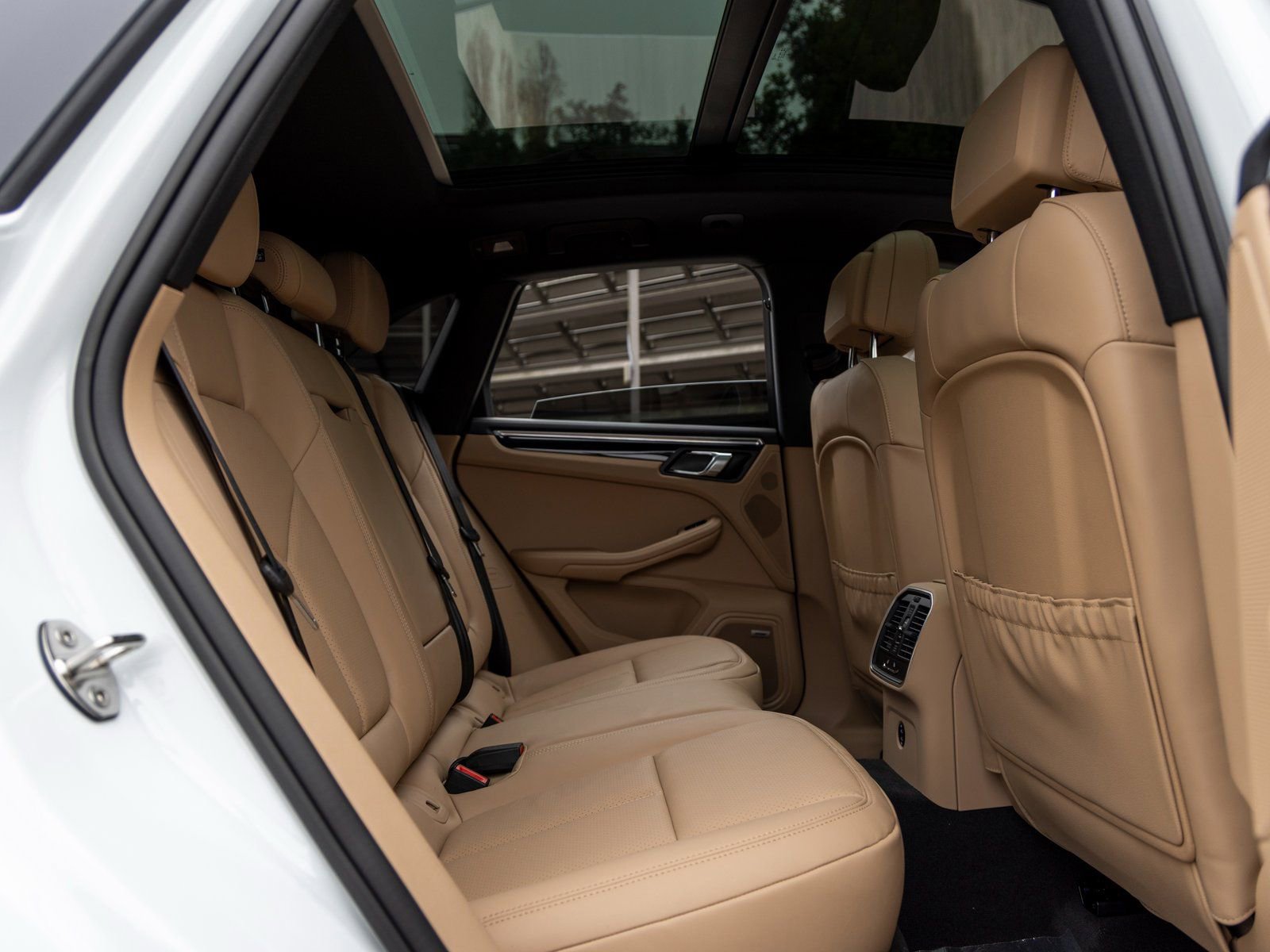 New 2026 Porsche Macan AWD/4WD image 44