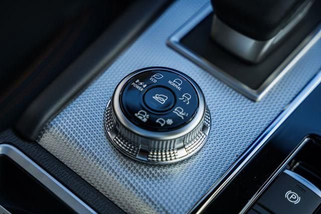 New 2025 Mitsubishi Outlander SEL image 28