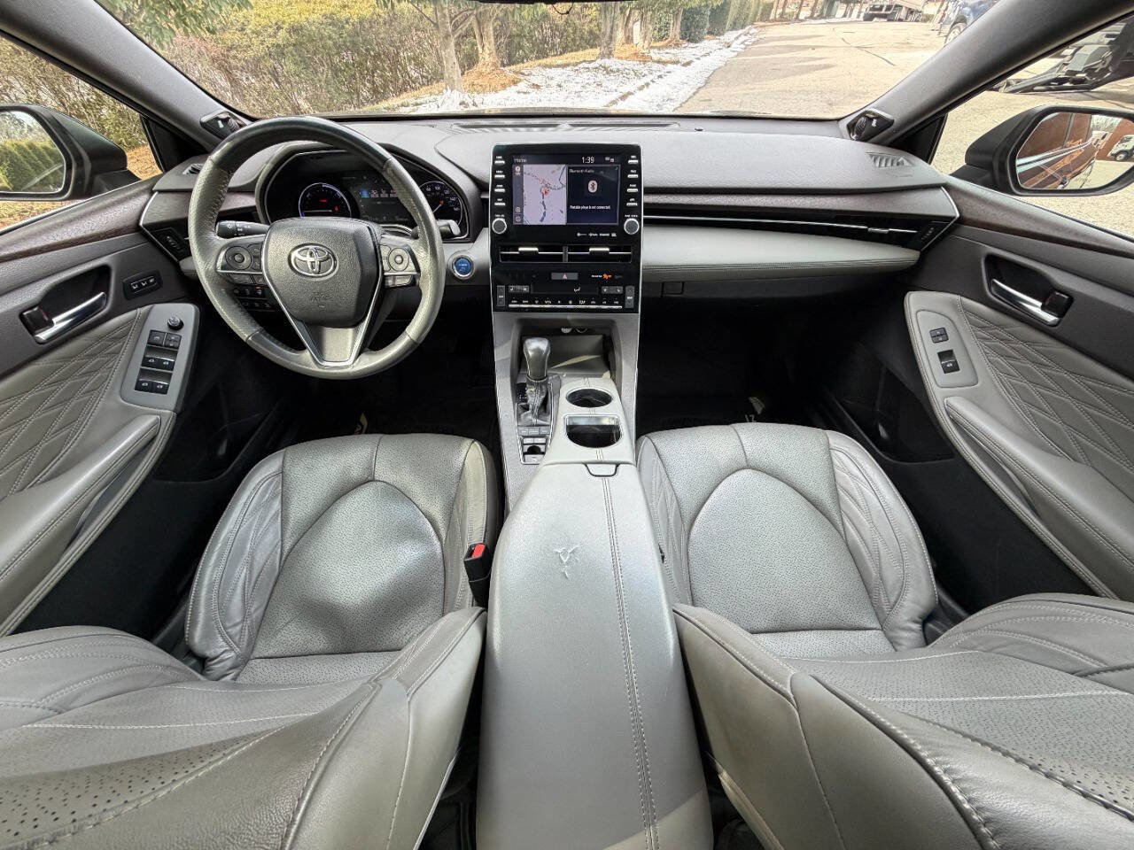 Used 2019 Toyota Avalon Limited image 37