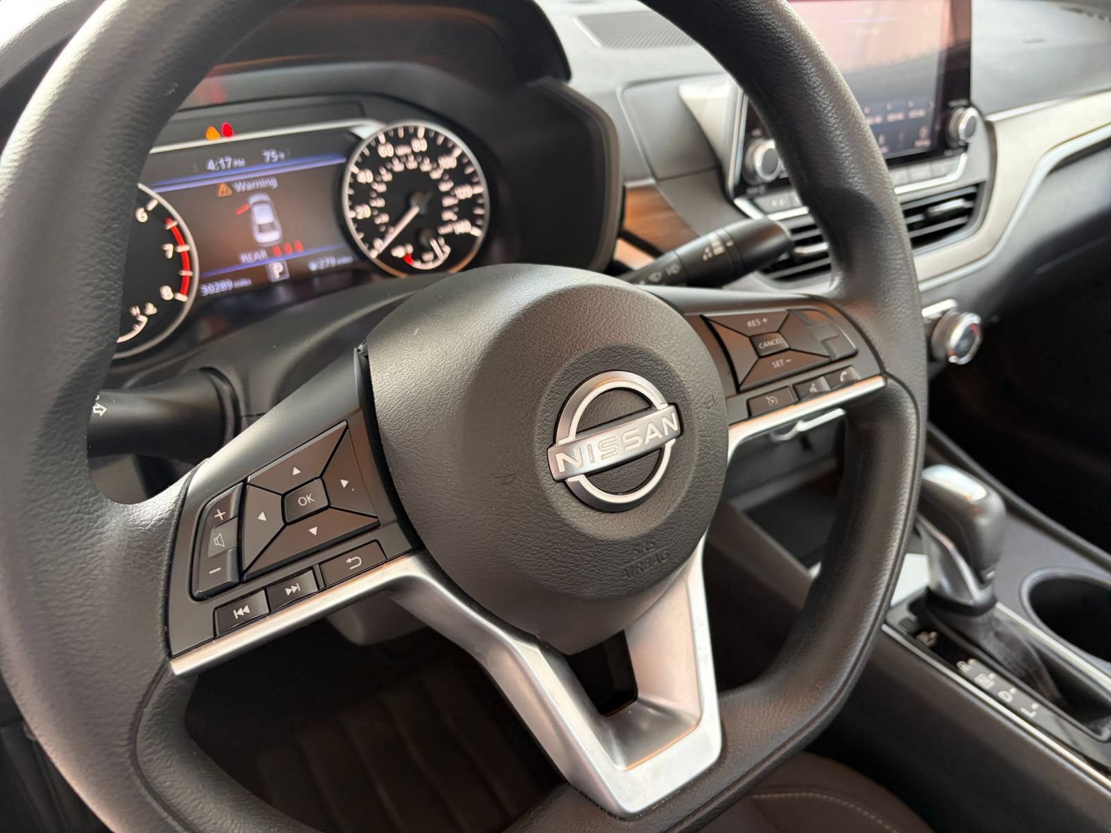 Used 2025 Nissan Altima 2.5 SV FWD image 27