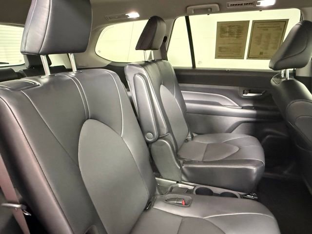 Used 2024 Toyota Grand Highlander XLE AWD/4WD image 44