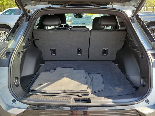 Used 2024 Chevrolet Equinox EV LT w/ LPO, Trailering Package FWD image 9