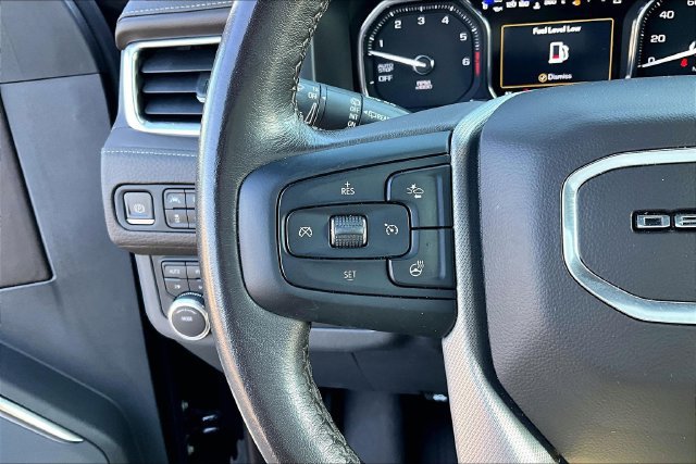 Used 2021 GMC Yukon Denali w/ Denali Premium Package AWD/4WD image 18