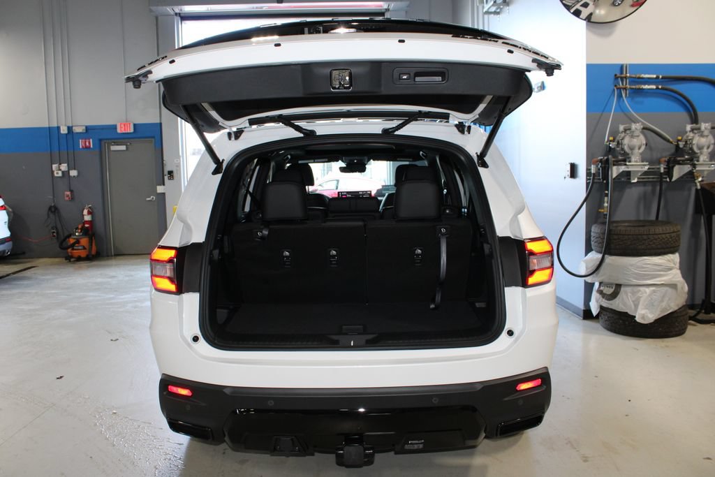 New 2026 Honda Pilot Black Edition image 12