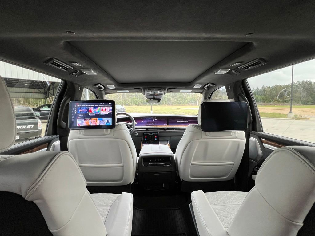 Used 2025 Cadillac Escalade Sport Platinum w/ LPO, ONYX Package image 16