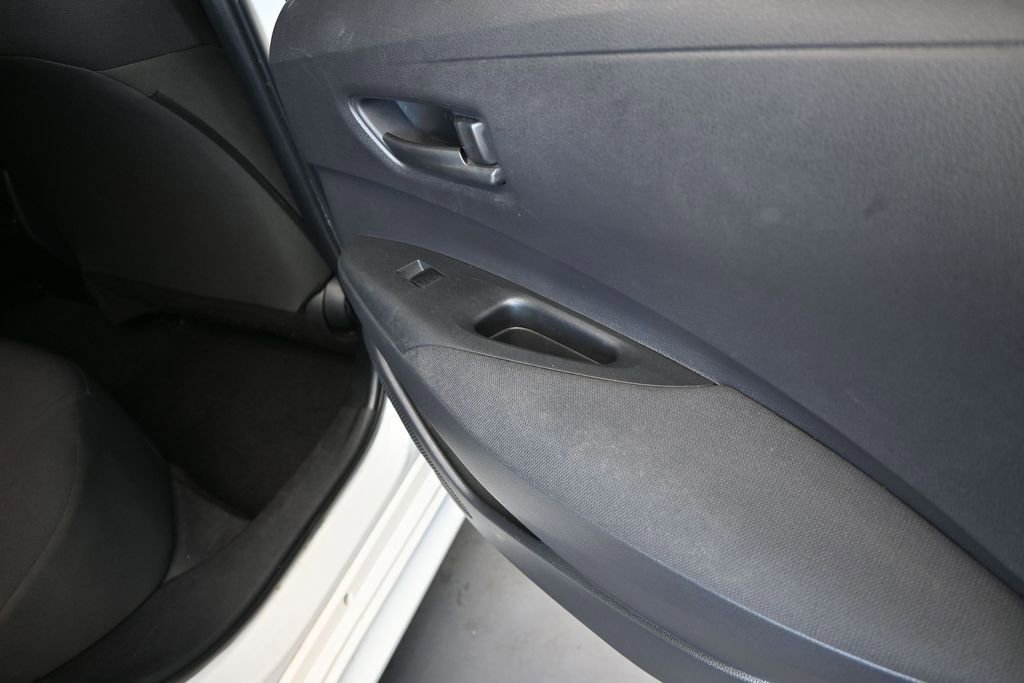 Used 2022 Toyota Corolla LE FWD image 21