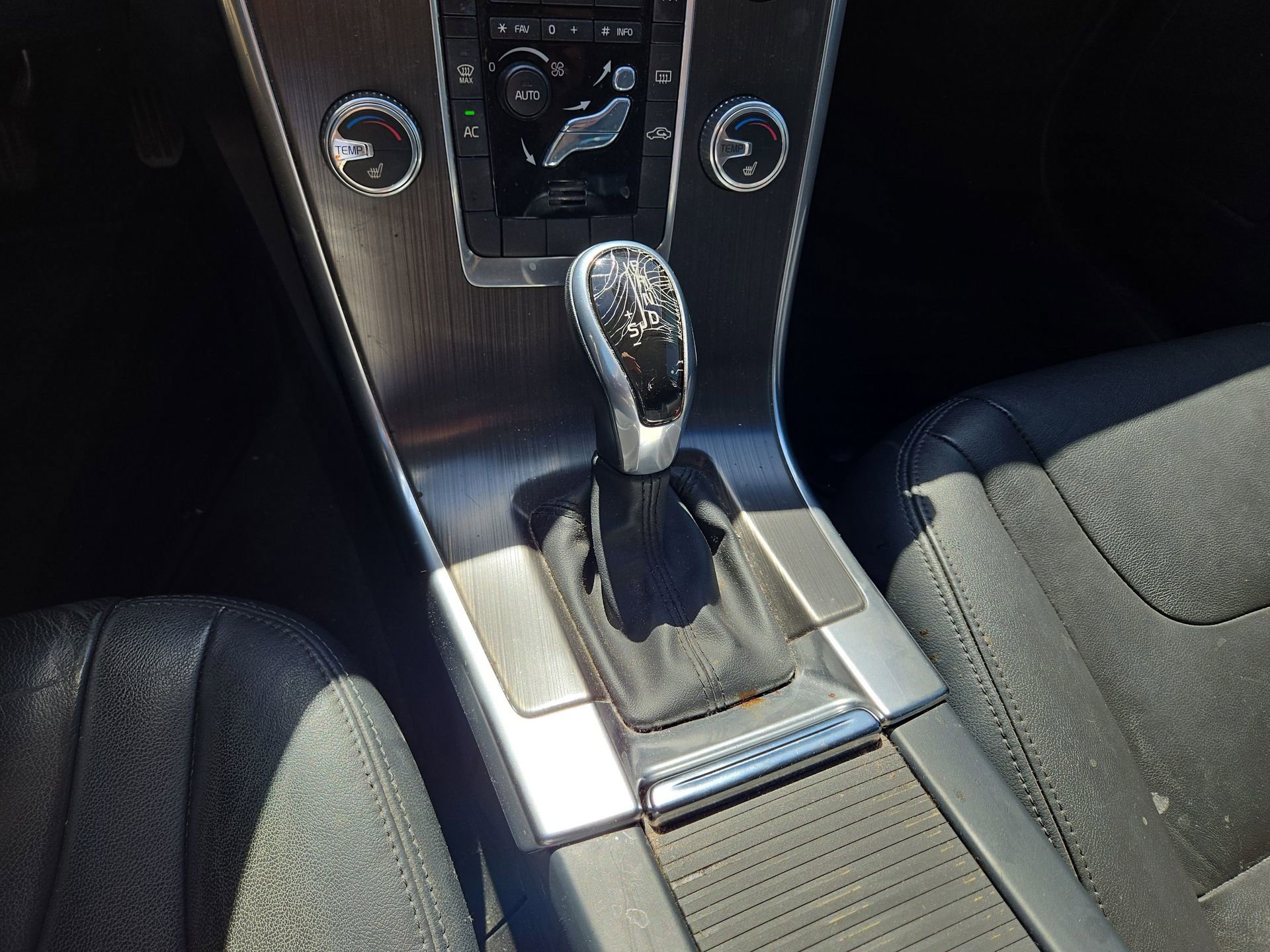 Used 2016 Volvo XC60 T5 Premier image 22