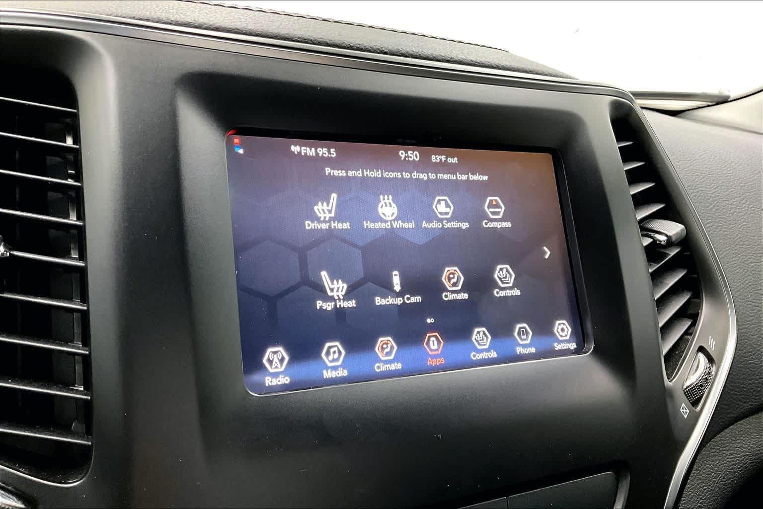 Used 2019 Jeep Cherokee Latitude w/ Cold Weather Group AWD/4WD image 32