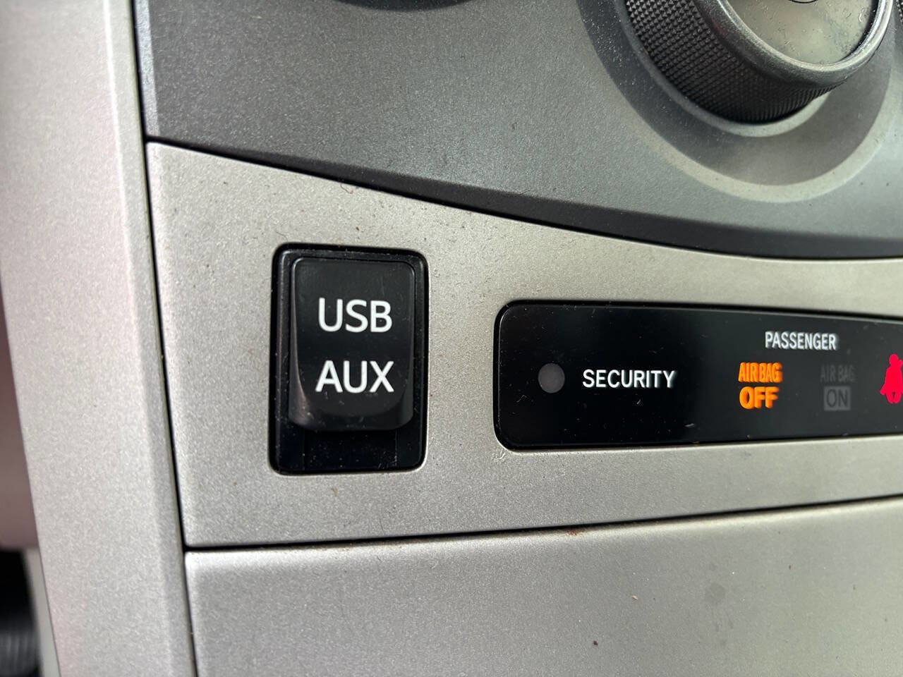 Used 2013 Toyota Corolla LE image 19