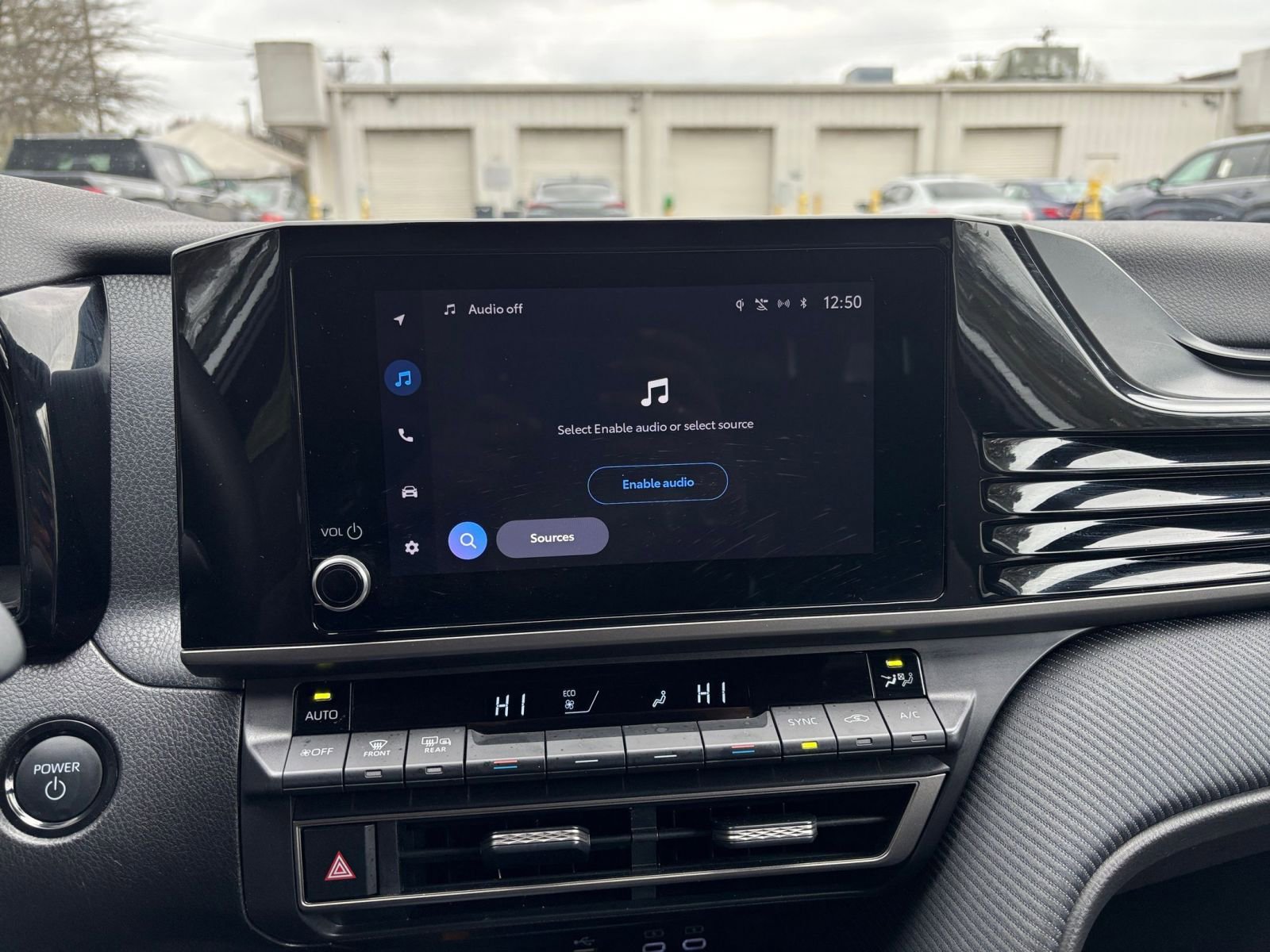 Used 2025 Toyota Camry SE image 18