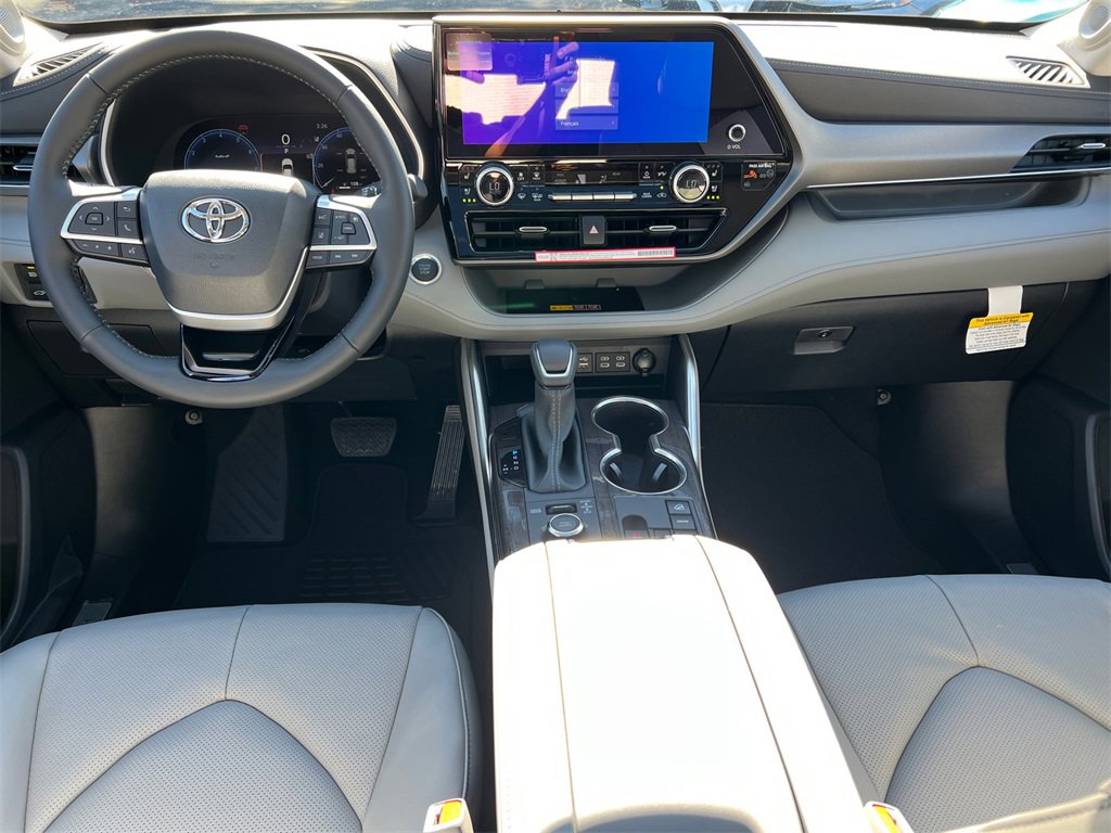 New 2026 Toyota Highlander Limited image 23
