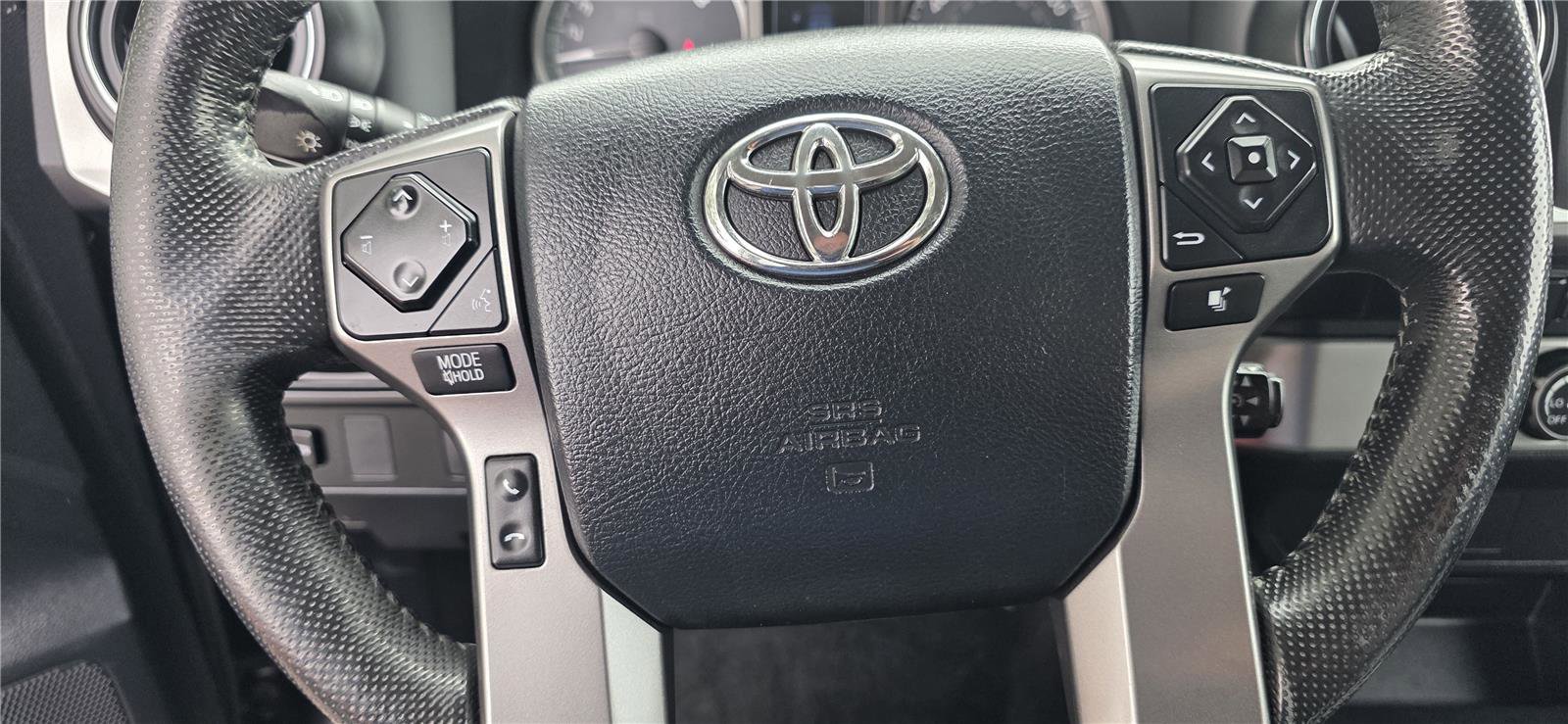 Used 2016 Toyota Tacoma SR5 w/ Towing Package RWD image 16
