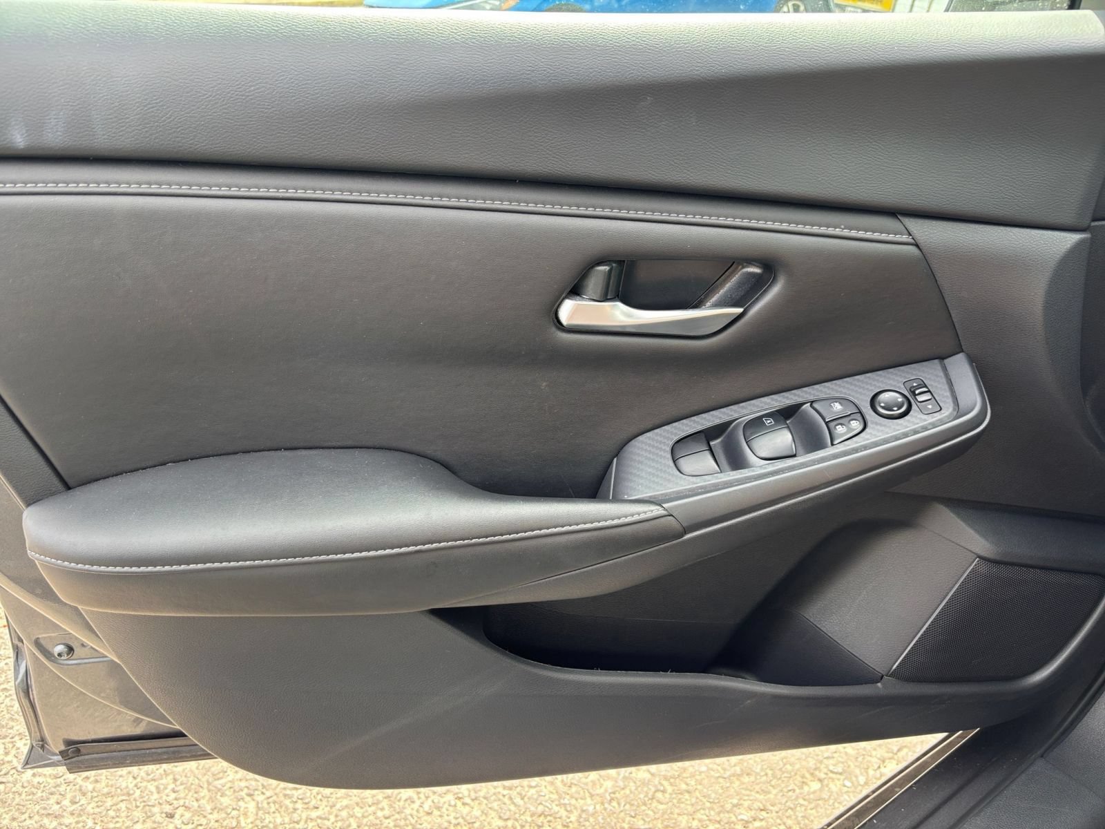 Used 2025 Nissan Sentra SV FWD image 15
