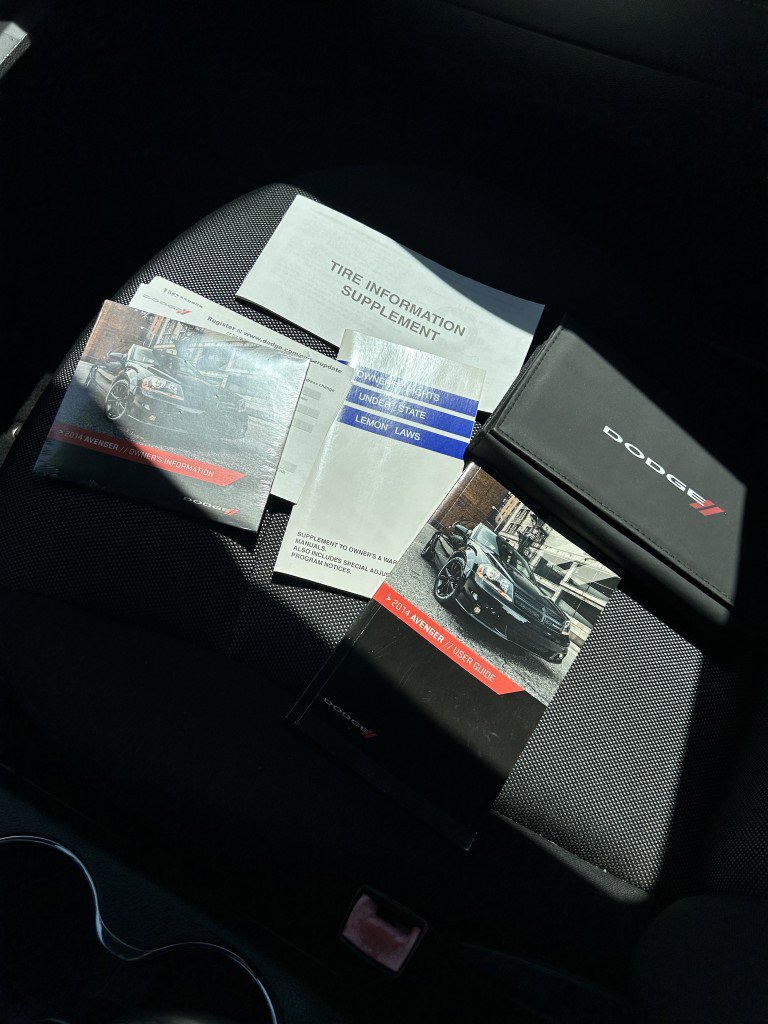 Used 2014 Dodge Avenger SE w/ Blacktop Package image 18