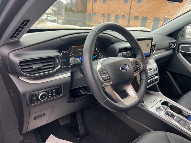 Certified 2024 Ford Explorer XLT w/ Equipment Group 202A image 6