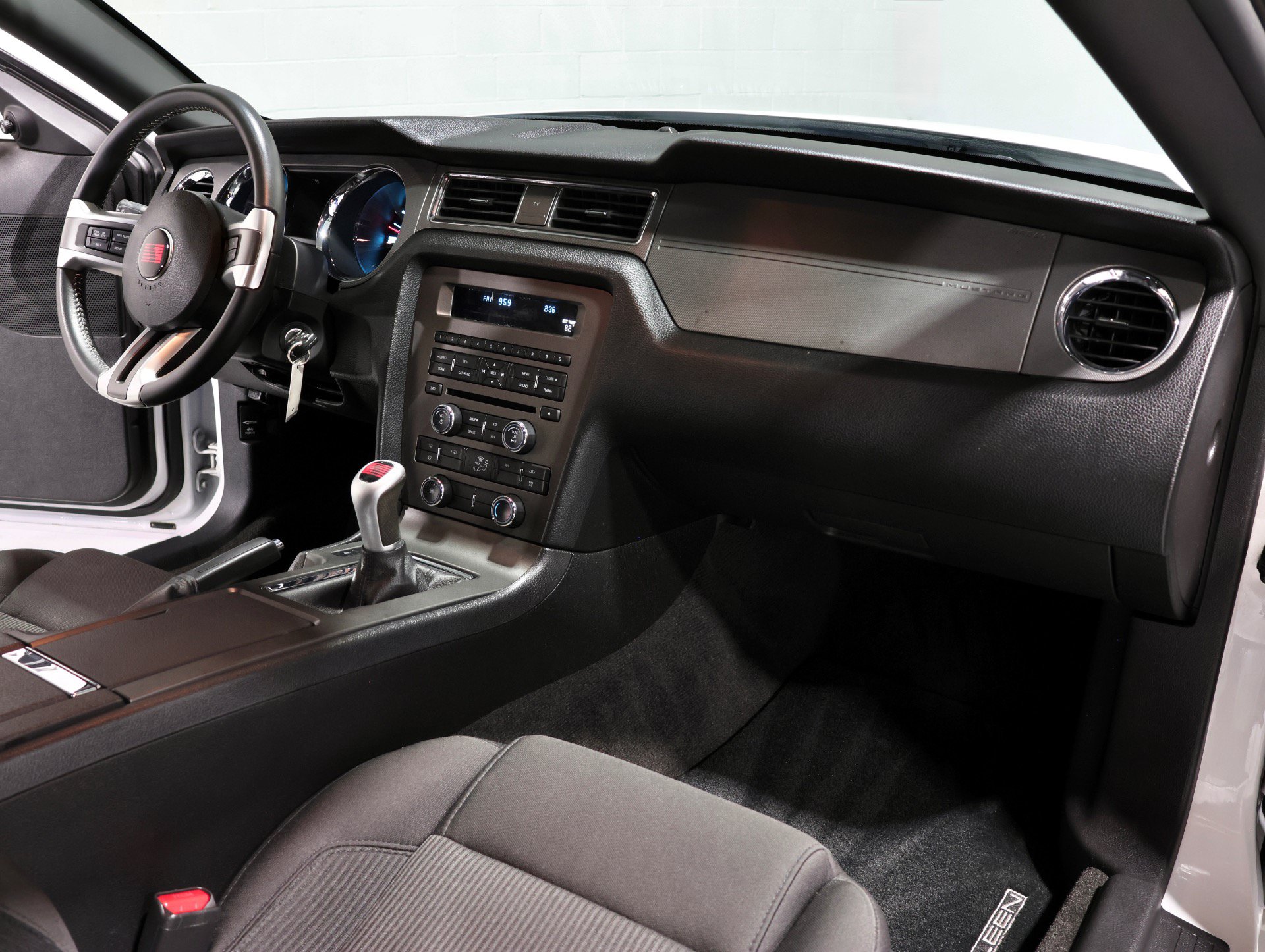 Used 2013 Ford Mustang GT RWD image 16