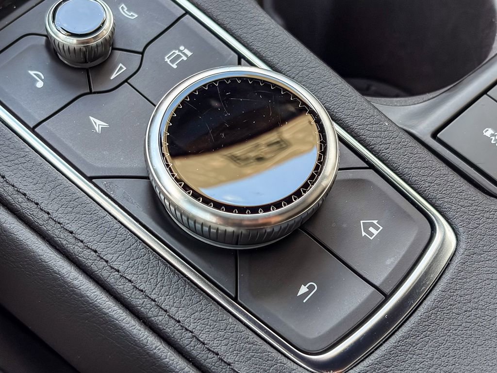 Used 2025 Cadillac XT4 Premium Luxury w/ Cold Weather Package AWD/4WD image 33