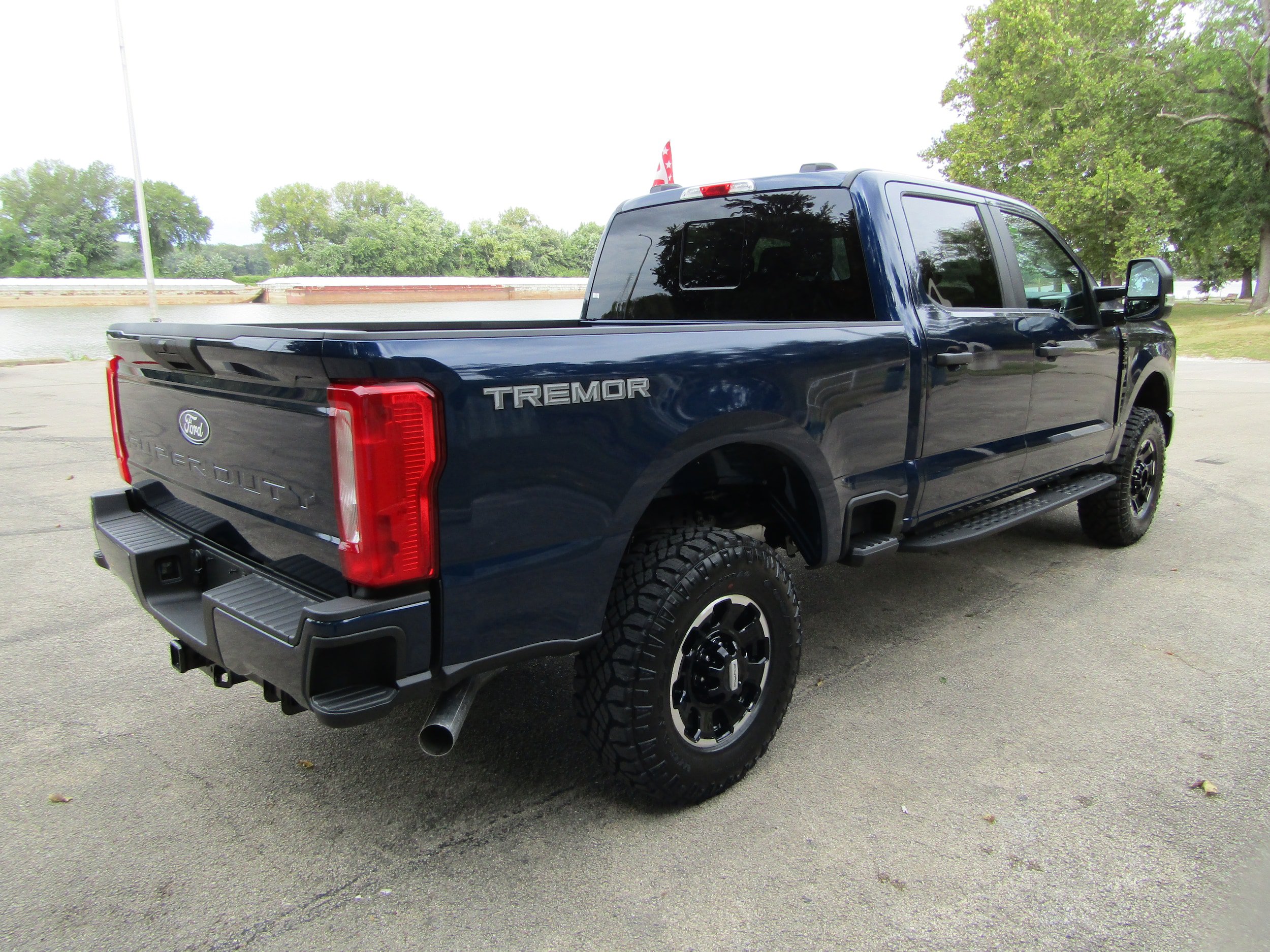 New 2027 Ford F250 XL w/ Tremor Off-Road Package AWD/4WD image 4
