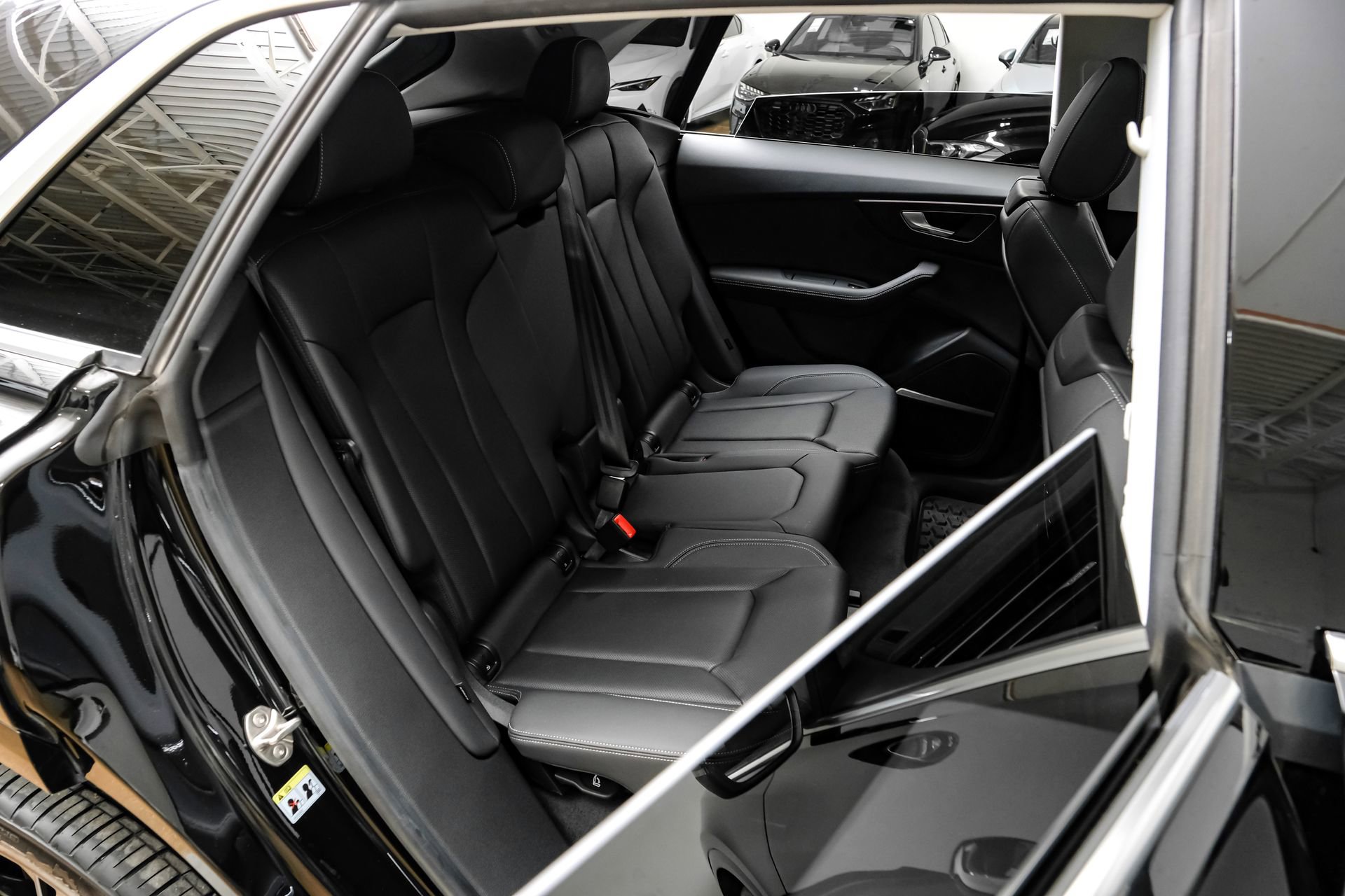 Used 2023 Audi Q8 Premium Plus w/ Premium Plus Package image 38