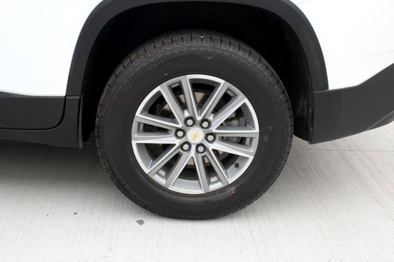 Used 2023 Chevrolet Traverse LT image 44