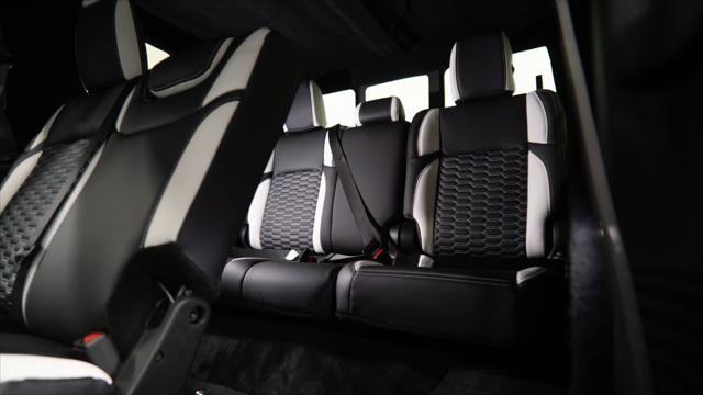 Used 2025 Jeep Gladiator Sport image 16