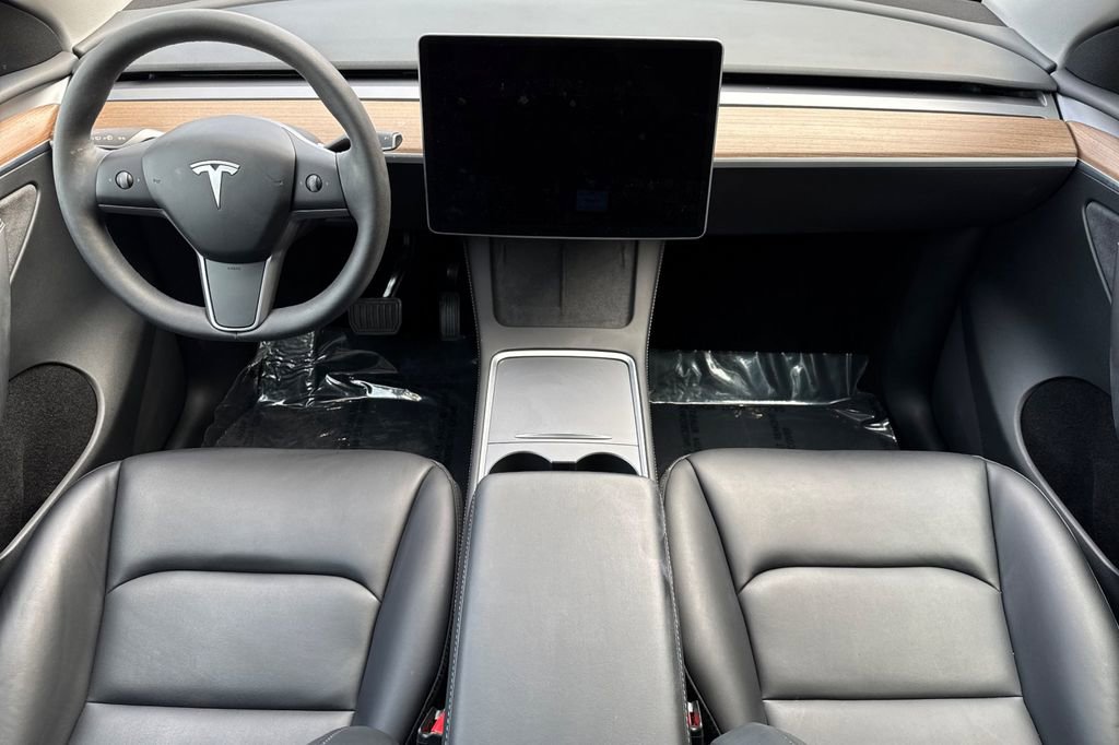 Used 2024 Tesla Model Y 2WD image 4