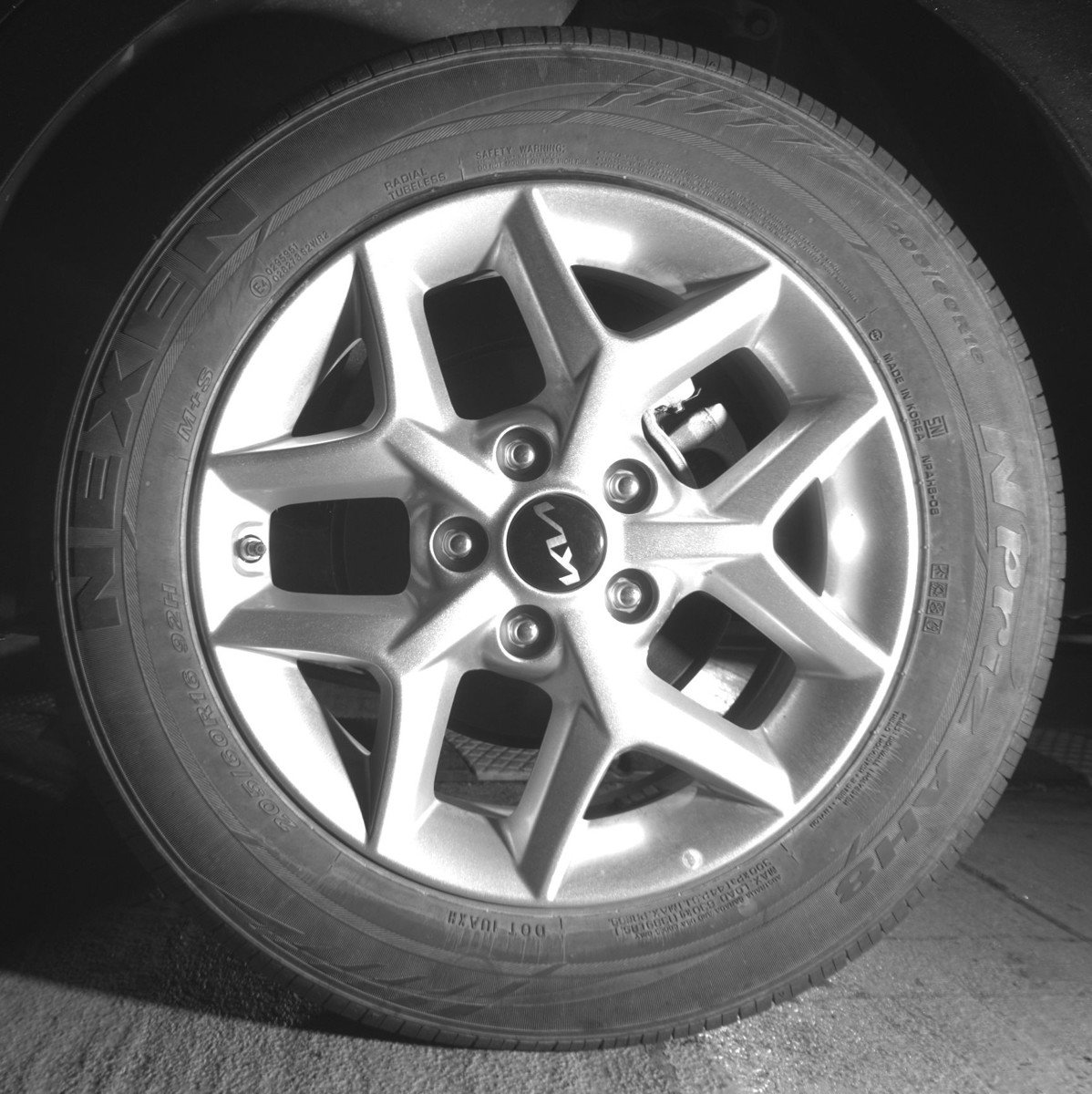 Used 2025 Kia Soul LX w/ LX Technology Package image 14