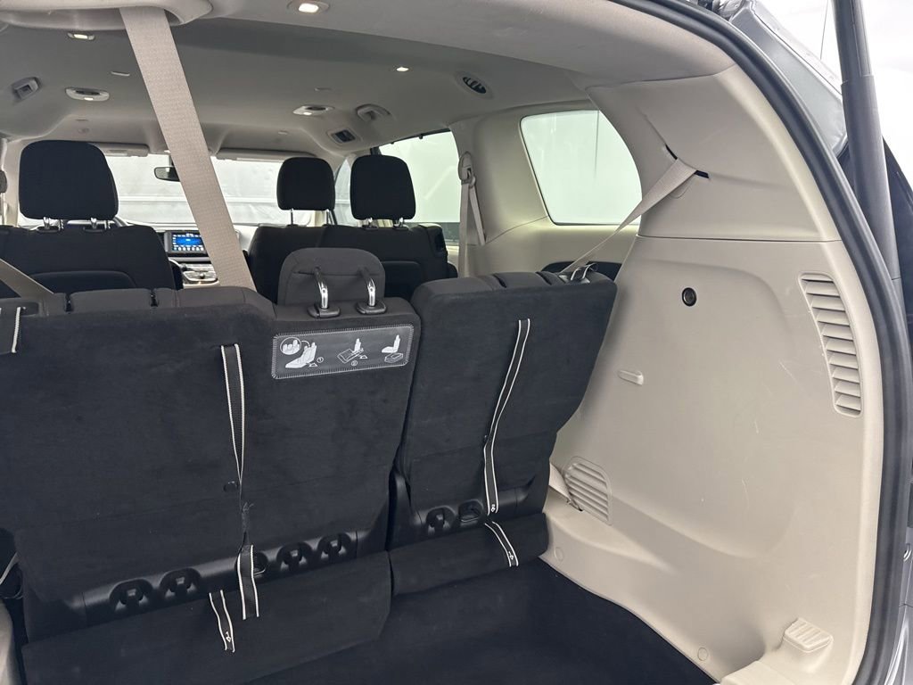 Used 2020 Chrysler Pacifica Touring image 43