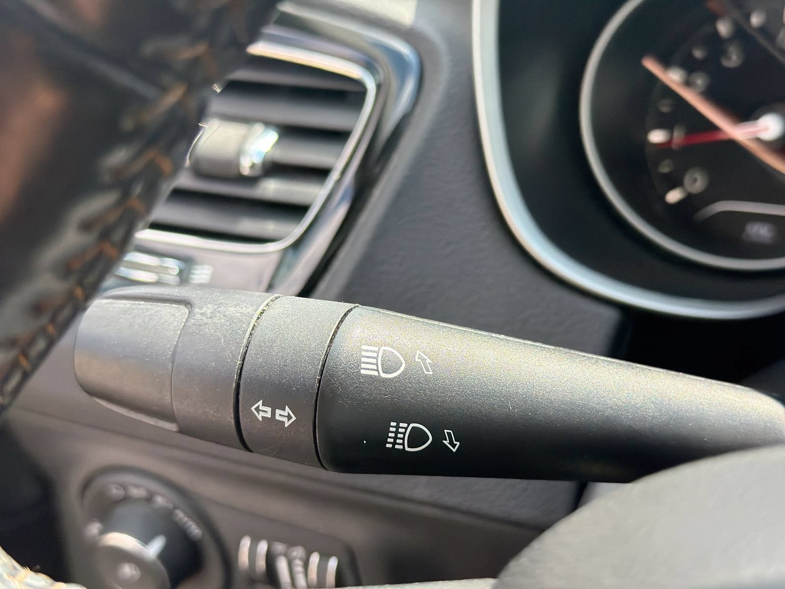 Used 2020 Jeep Compass Limited FWD image 27