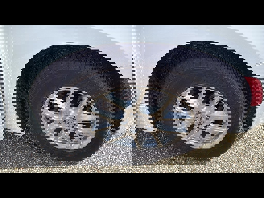 Used 2025 Chrysler Pacifica Select image 24