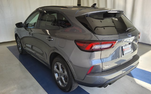 Used 2024 Ford Escape ST-Line w/ Tech Pack #1 AWD/4WD image 2
